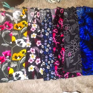 SCRUB TOPS SIZE MEDIUM